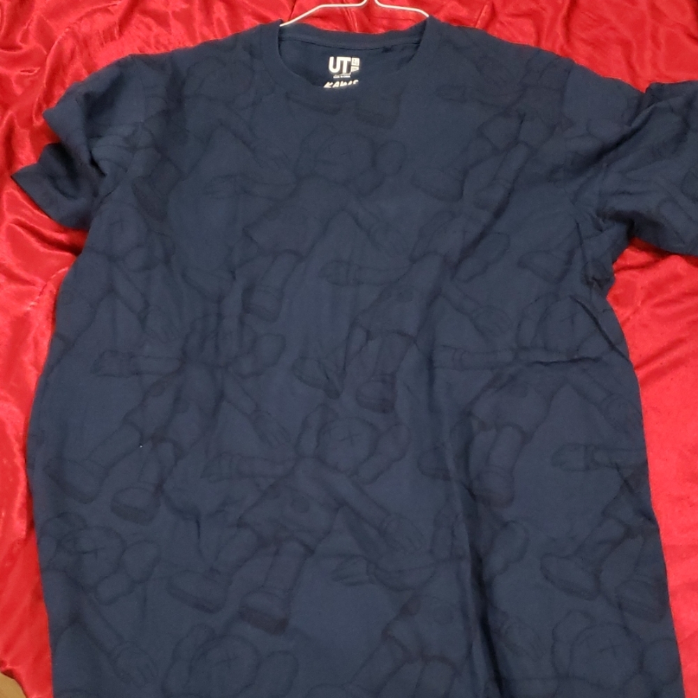 Kaws T